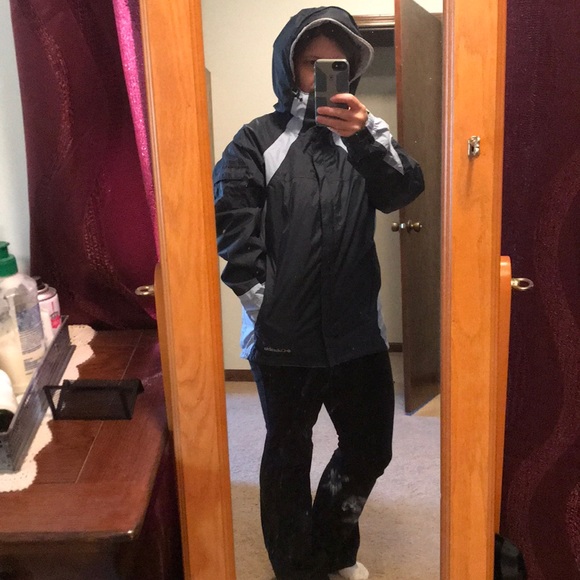 Columbia Omni-tech rain jacket - Picture 7 of 8